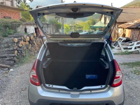 Dacia Sandero Stepway 1.6 I - 2699 € / 5278.79 лв. - 12105625 11