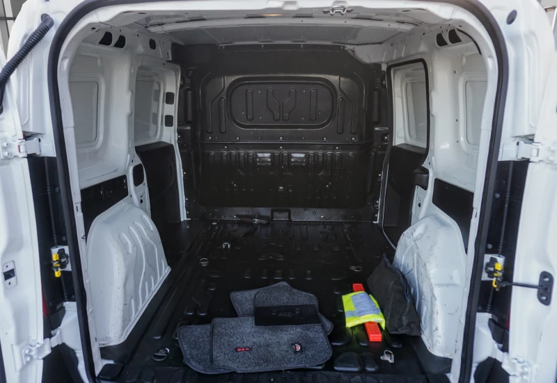 Fiat Doblo 1.6mjt, снимка 15 - Автомобили и джипове - 45435866