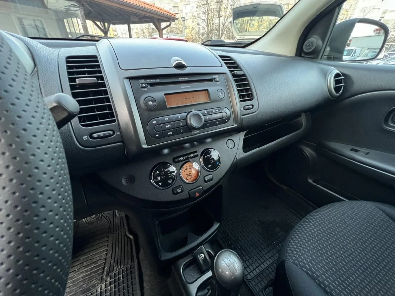 Nissan Note 1.4i , снимка 15 - Автомобили и джипове - 47070778