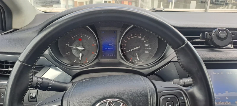 Toyota Avensis, снимка 11 - Автомобили и джипове - 47535328