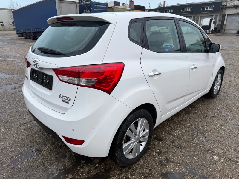 Hyundai Ix20 1.6 CRDI, снимка 6 - Автомобили и джипове - 48982168