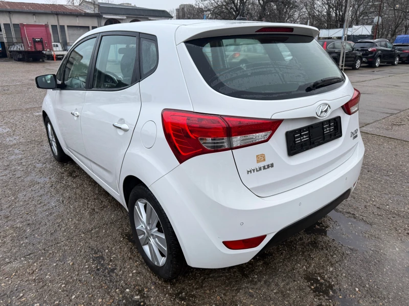 Hyundai Ix20 1.6 CRDI, снимка 7 - Автомобили и джипове - 48982168