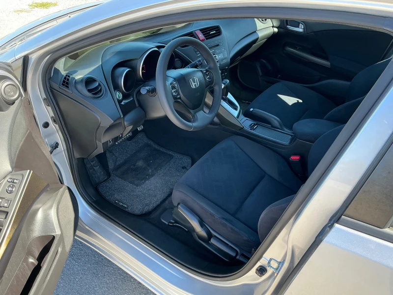Honda Civic 1.8 i, снимка 13 - Автомобили и джипове - 51777120