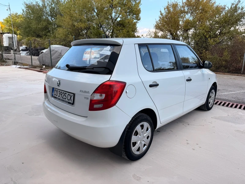 Skoda Fabia 1.6d, снимка 4 - Автомобили и джипове - 52130554