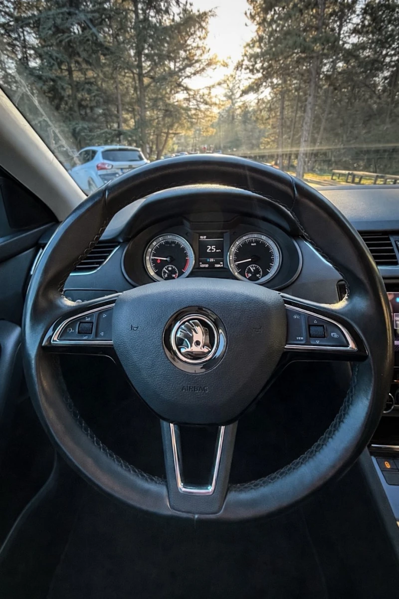 Skoda Octavia, снимка 5 - Автомобили и джипове - 53171743