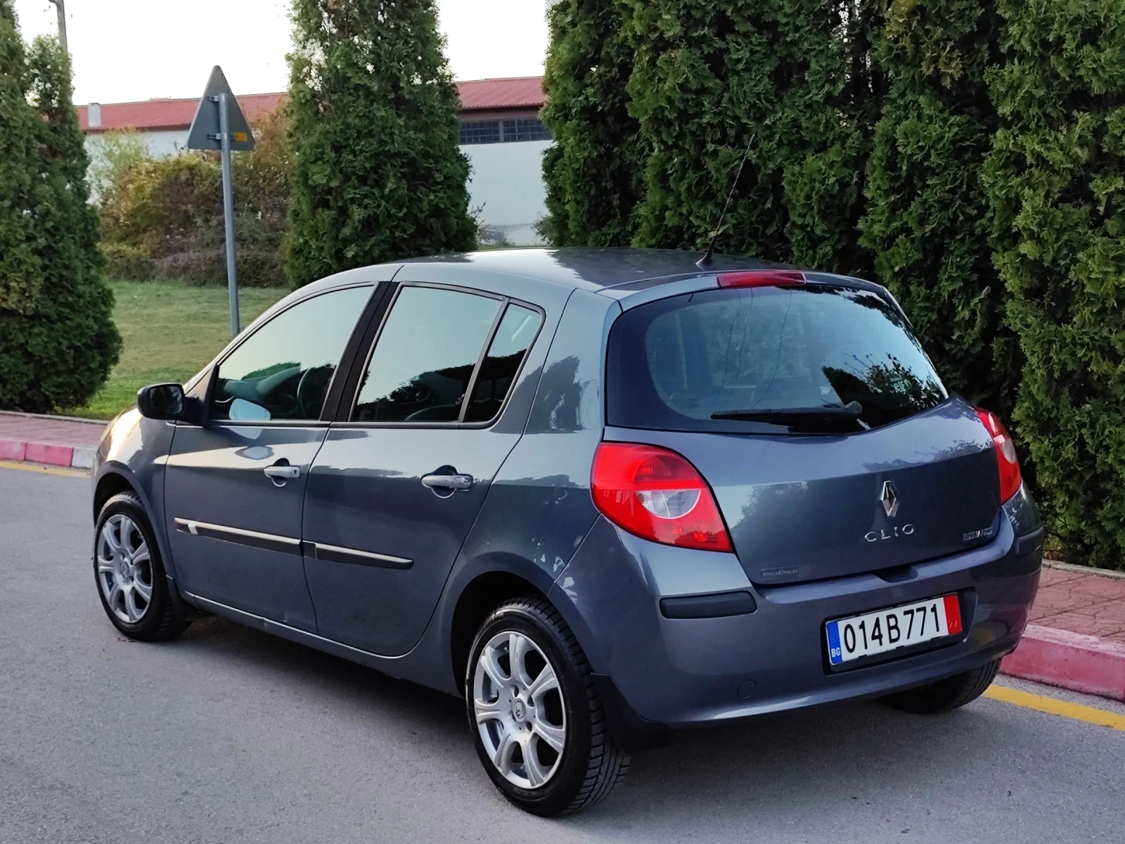 Renault Clio 1.2I 16V(75)* EXCEPTION-EDITION* НОВ ВНОС*  - изображение 4