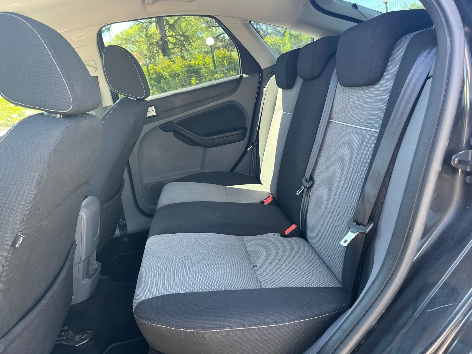 Ford Focus 2.0 бензин - изображение 9