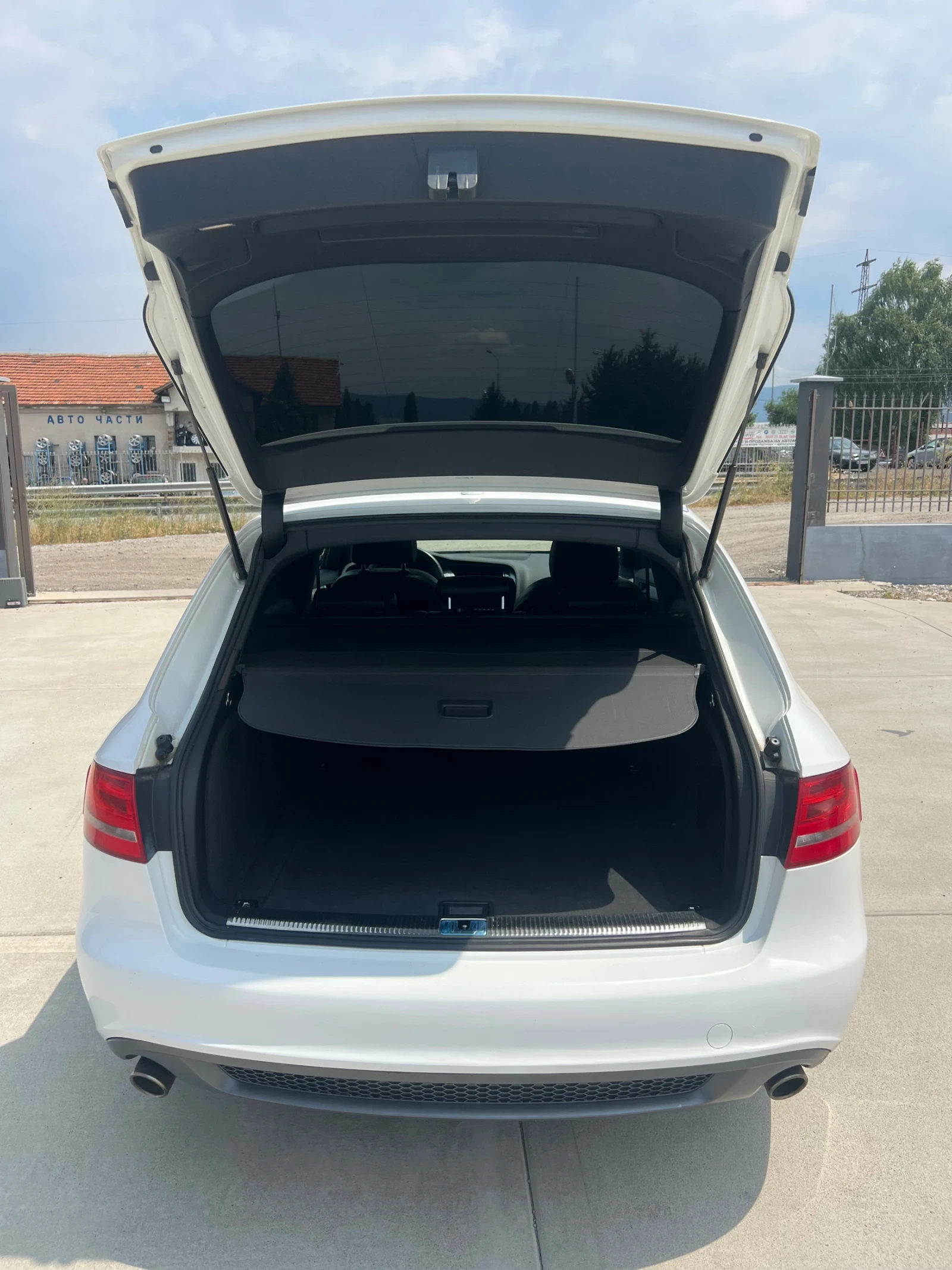 Audi A4 3.0TDI Sline  - изображение 7