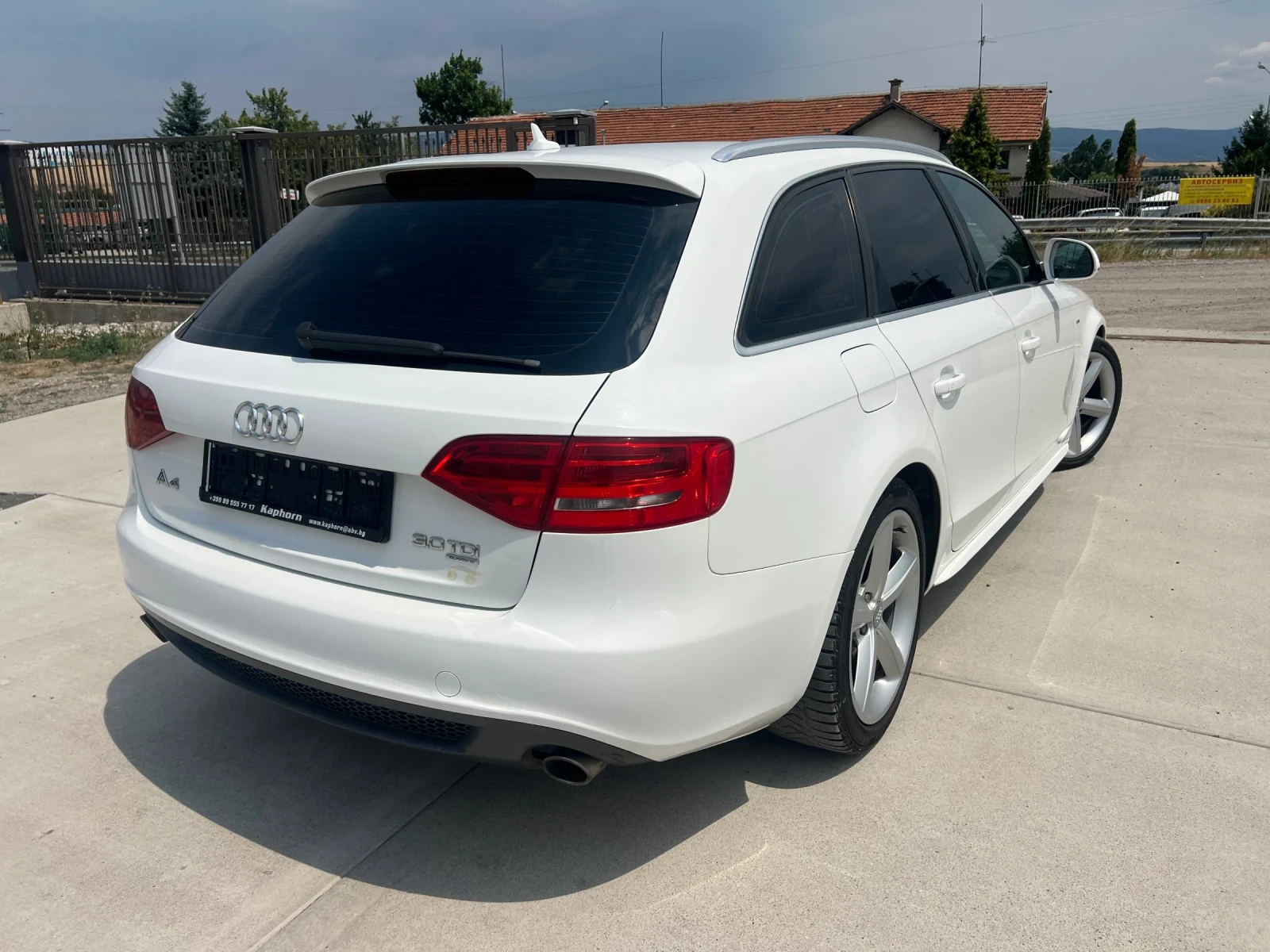 Audi A4 3.0TDI Sline  - изображение 8