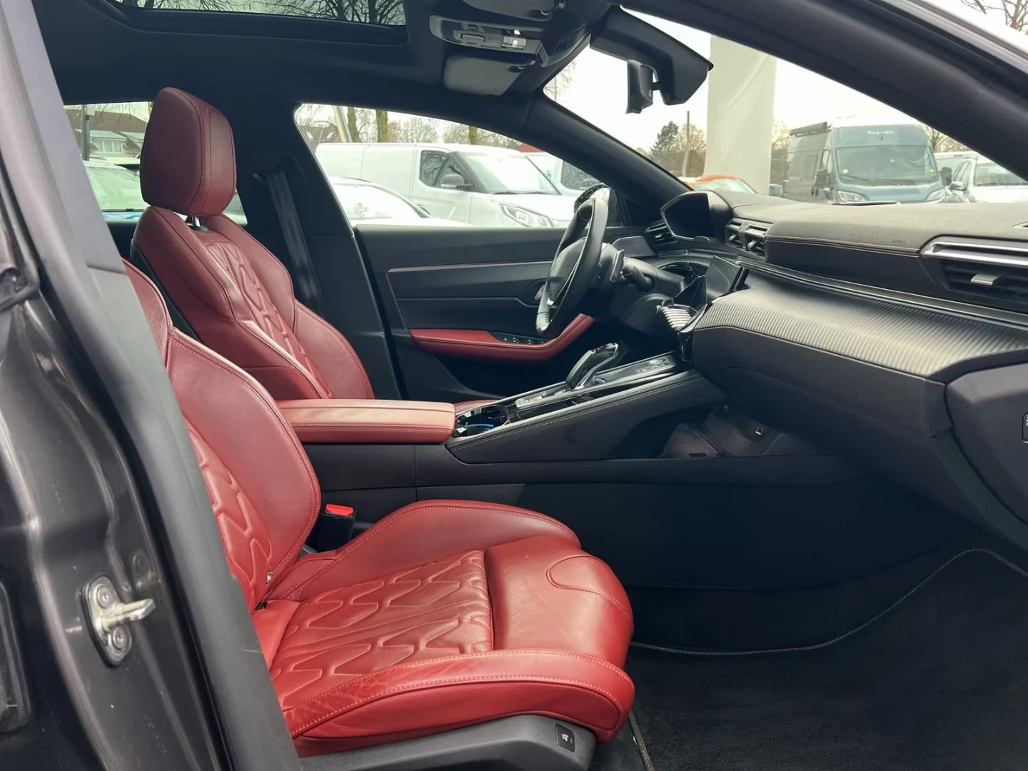 Peugeot 508 1.6PHEV/225HP/GTLINE/360/NAVI/FOCAL/ACC/LED/107z, снимка 13 - Автомобили и джипове - 53710663