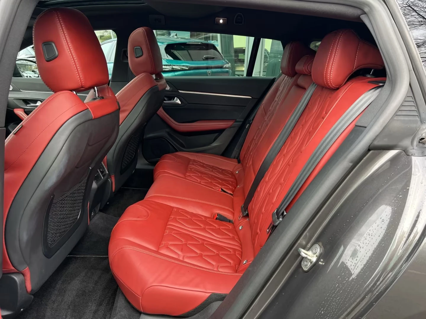 Peugeot 508 1.6PHEV/225HP/GTLINE/360/NAVI/FOCAL/ACC/LED/107z, снимка 12 - Автомобили и джипове - 53710663