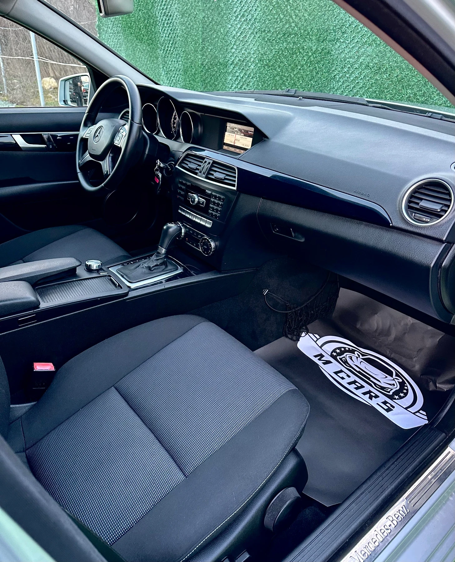 Mercedes-Benz C 200 AUTOMATIC / NAVY / PARKTRONIK / C200 136ks, снимка 13 - Автомобили и джипове - 53870183