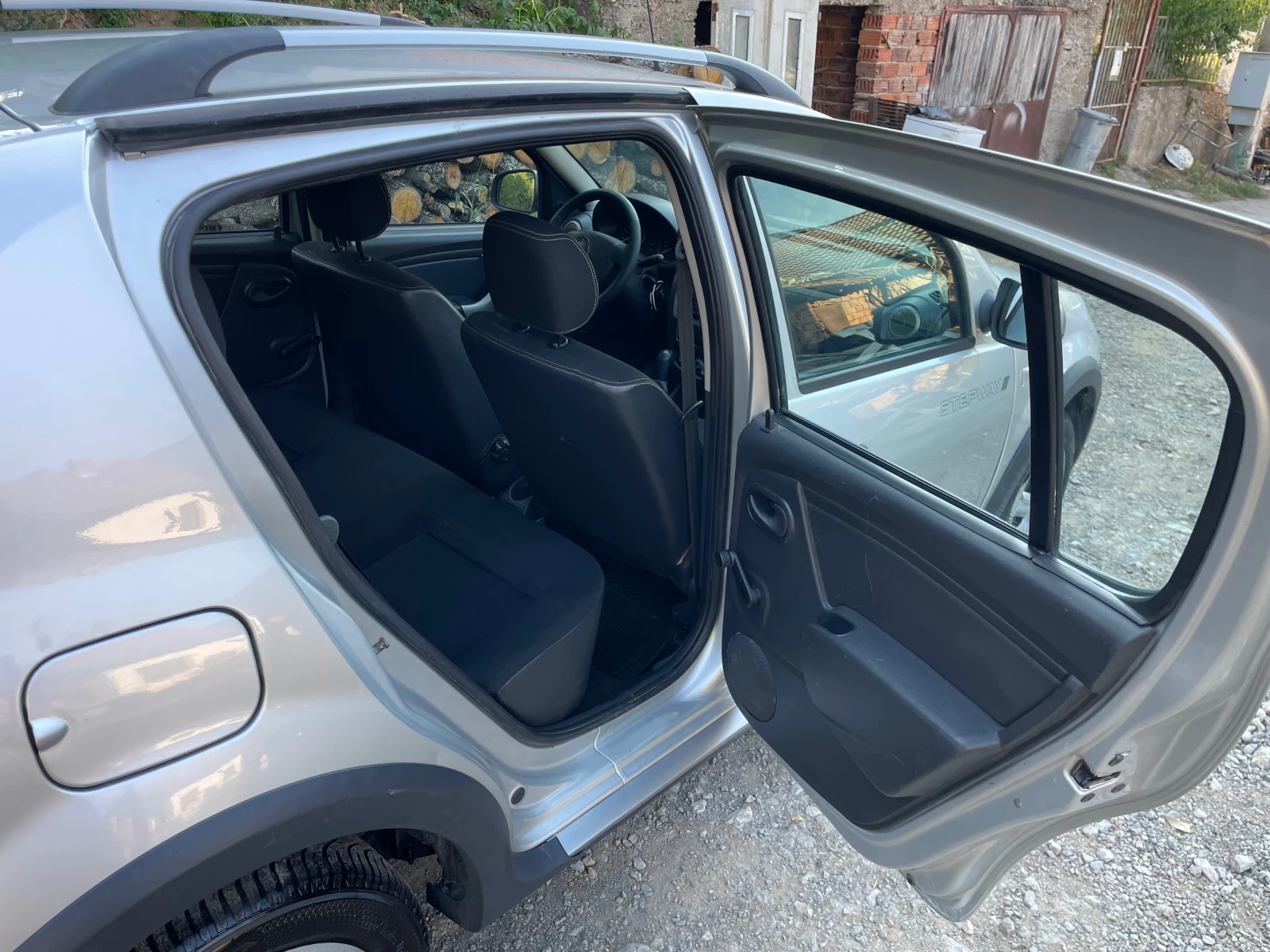 Dacia Sandero Stepway 1.6 I | Mobile.bg � ����������� 12