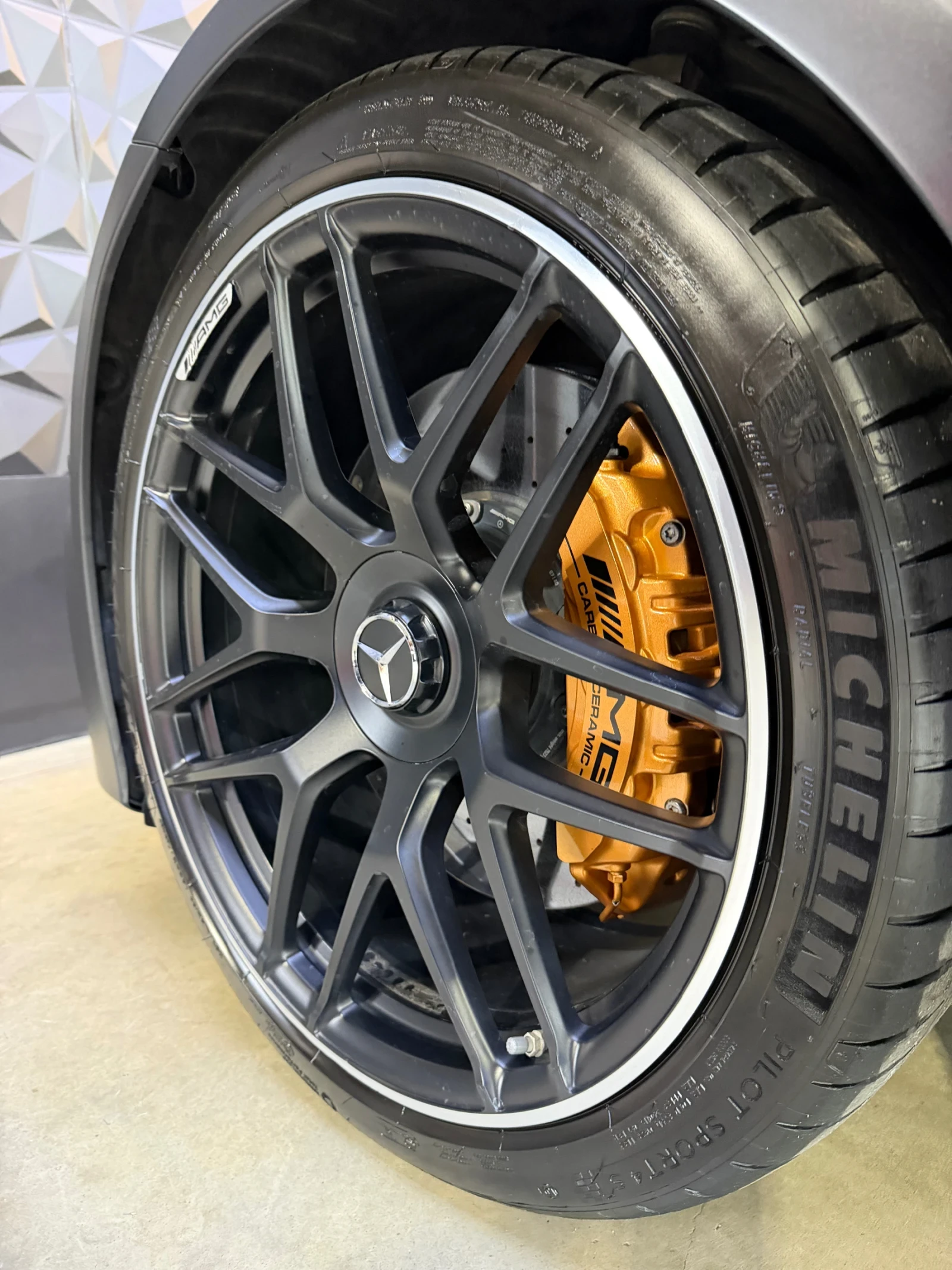 Mercedes-Benz AMG GT 63 S 4MATIC+ * FULL Екстри* BURMESTER* HEAD UP* ПА, снимка 17 - Автомобили и джипове - 55307020