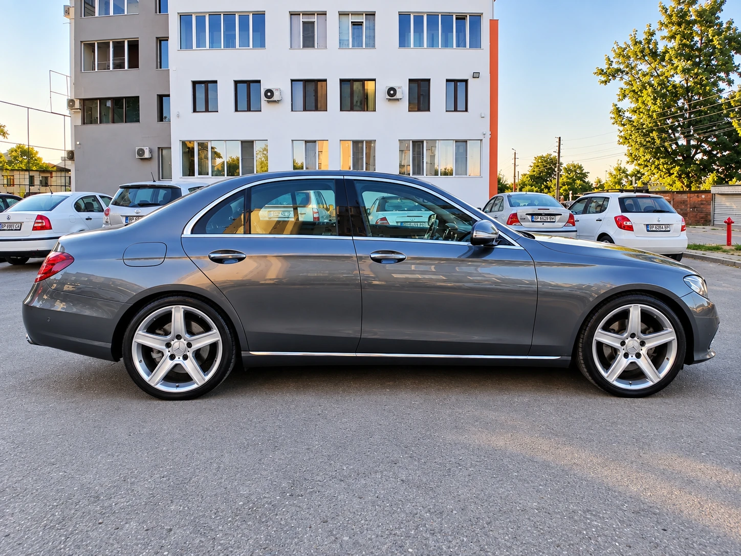 Mercedes-Benz E 220 W213, снимка 4 - Автомобили и джипове - 56198552