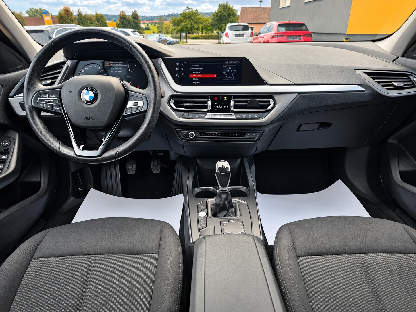 BMW 118 Advantage, снимка 12 - Автомобили и джипове - 56233280
