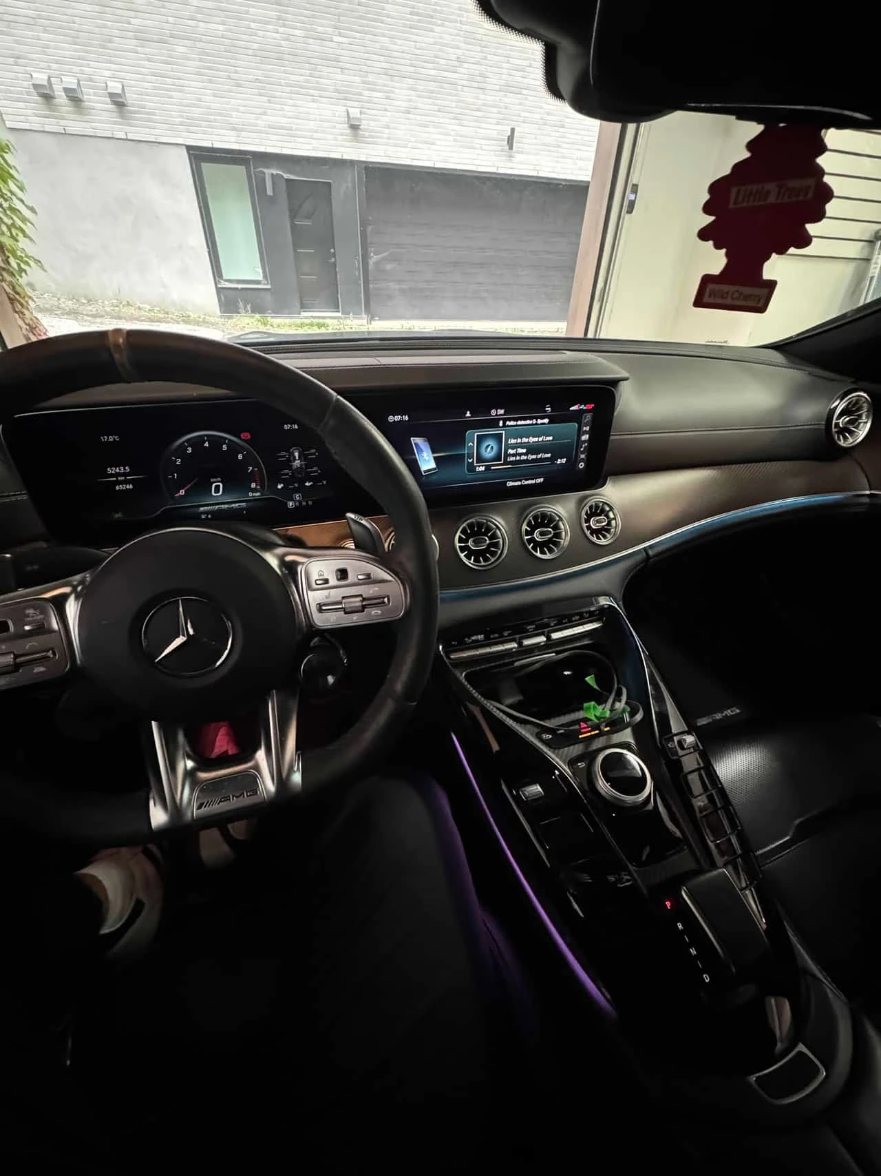Mercedes-Benz AMG GT 63 S * CARFAX * DISTRONIC * ОБДУХВАНЕ * , снимка 7 - Автомобили и джипове - 56307601