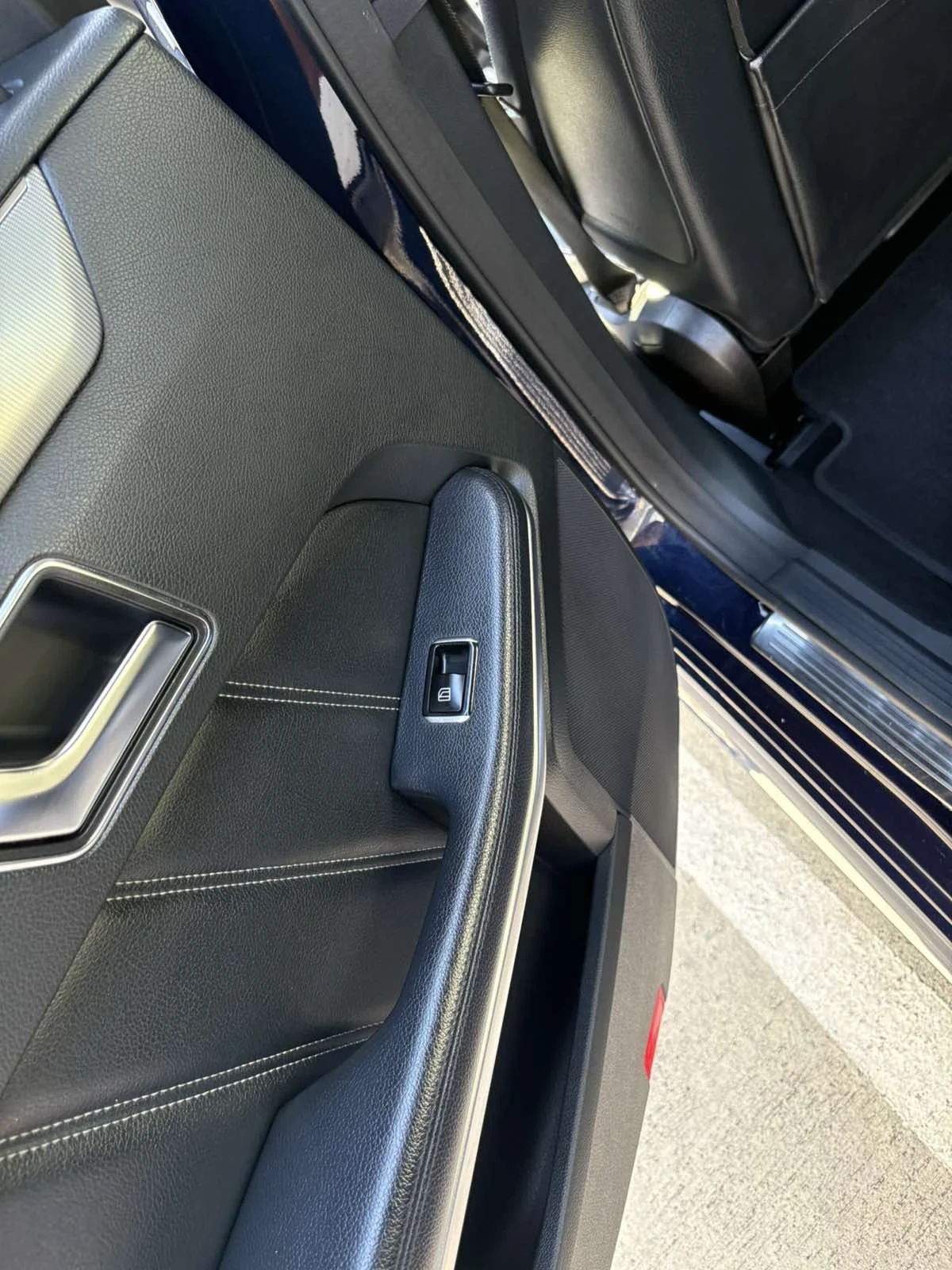 Mercedes-Benz E 250 AMG LINE, снимка 3 - Автомобили и джипове - 56327955