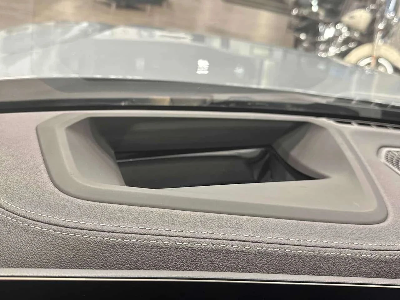 BMW i4, снимка 10 - Автомобили и джипове - 56707774