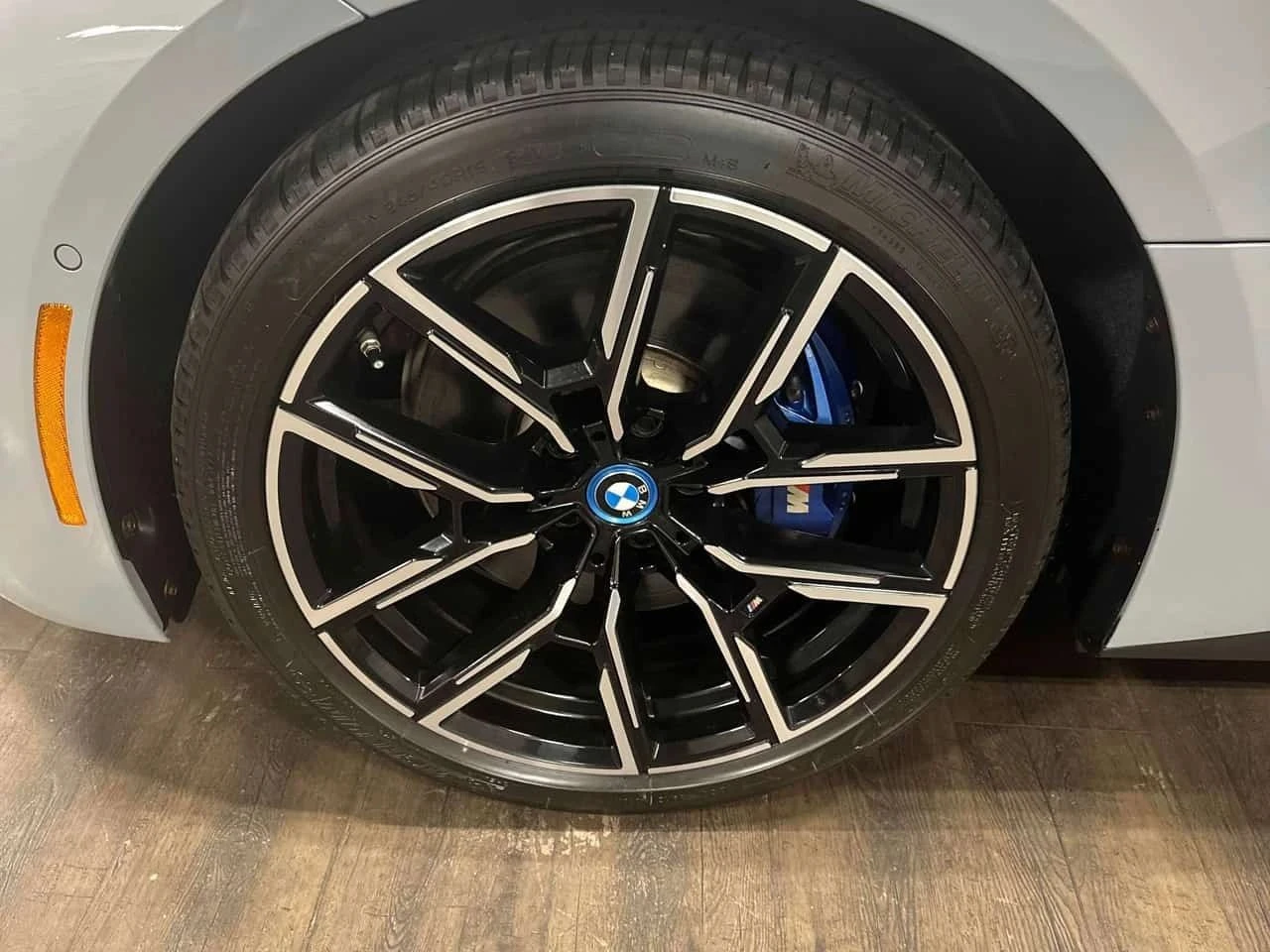 BMW i4, снимка 7 - Автомобили и джипове - 56707774