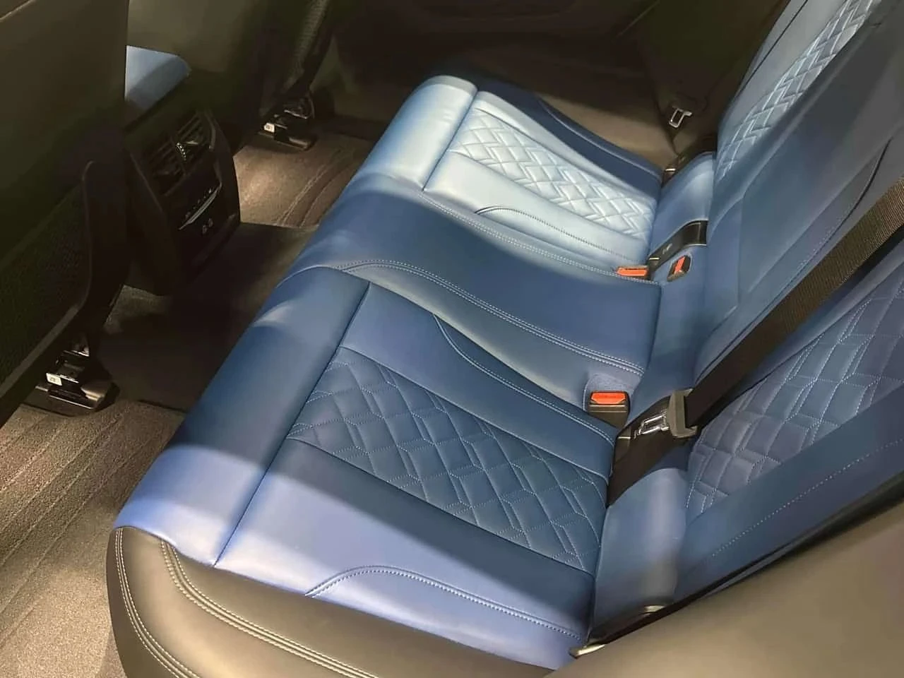 BMW i4, снимка 11 - Автомобили и джипове - 56707774