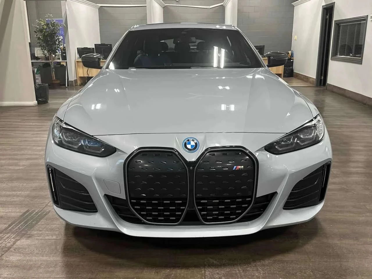 BMW i4, снимка 6 - Автомобили и джипове - 56707774