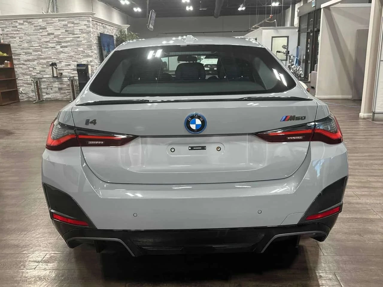 BMW i4, снимка 4 - Автомобили и джипове - 56707774