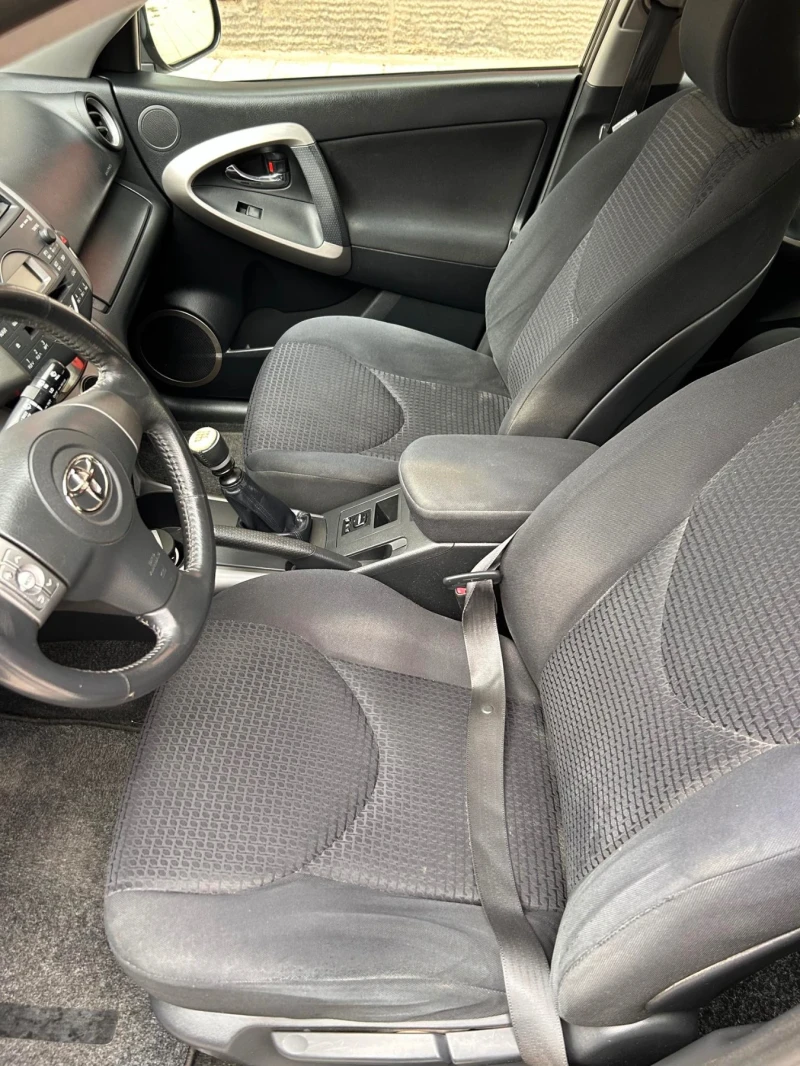 Toyota Rav4, снимка 8 - Автомобили и джипове - 47841929