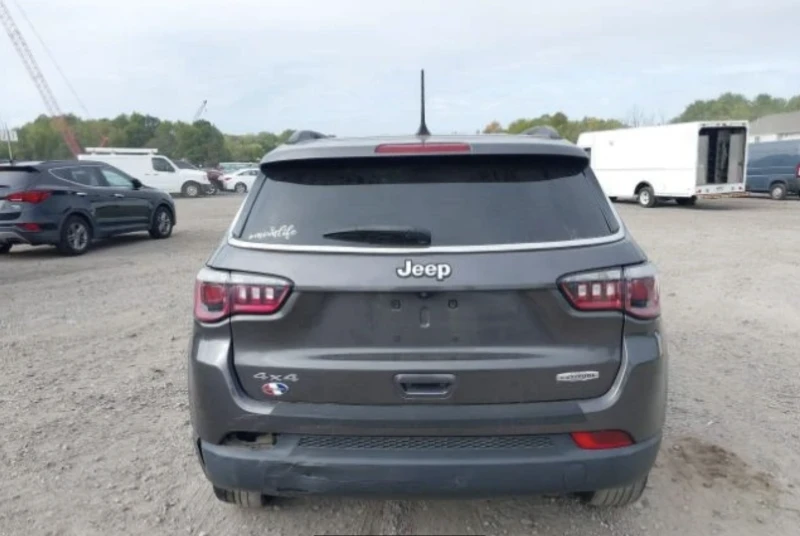 Jeep Compass, снимка 6 - Автомобили и джипове - 49114656