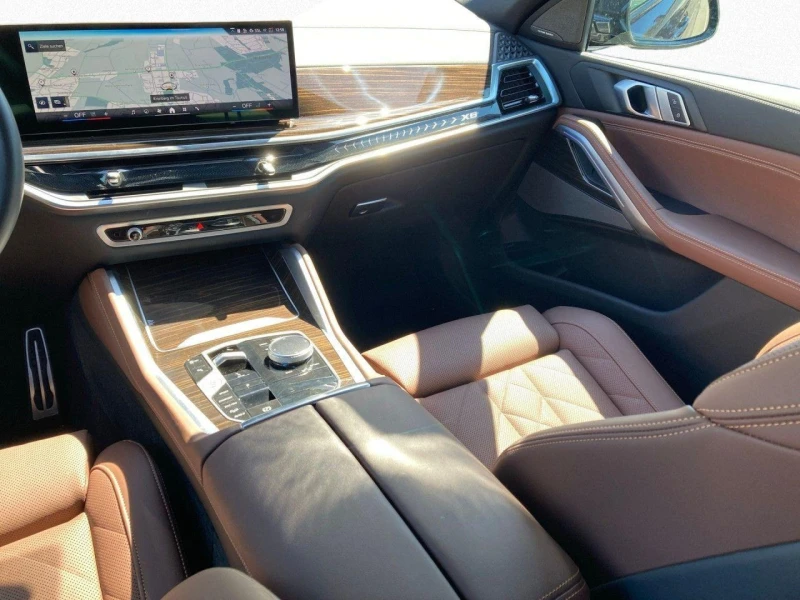 BMW X6 40i/xDrive/FACELIFT/MSPORT PRO/H&K/HUD/ICONIC GLOW, снимка 11 - Автомобили и джипове - 51040371