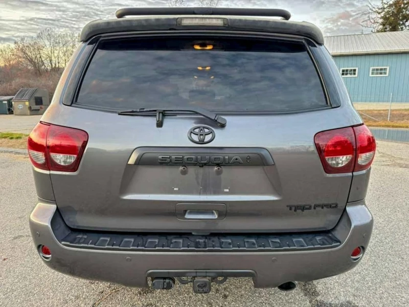 Toyota Sequoia * SR5 * CARFAX * , снимка 13 - Автомобили и джипове - 53023372