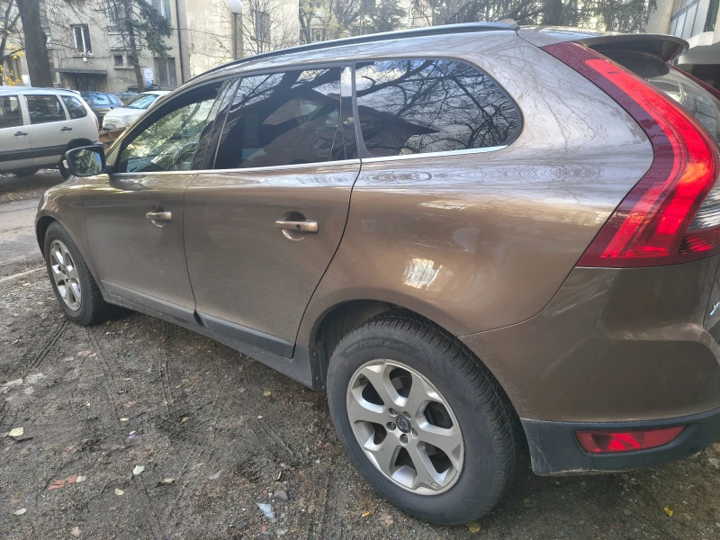 Volvo XC60 2.5AWD, снимка 11 - Автомобили и джипове - 53154136