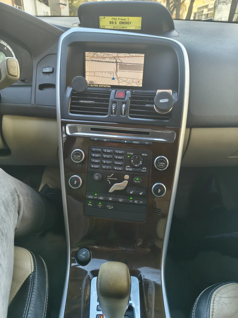 Volvo XC60 2.5AWD, снимка 8 - Автомобили и джипове - 53154136