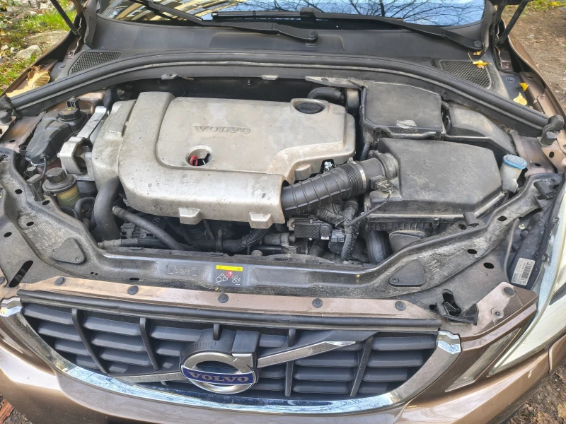 Volvo XC60 2.5AWD, снимка 4 - Автомобили и джипове - 53154136