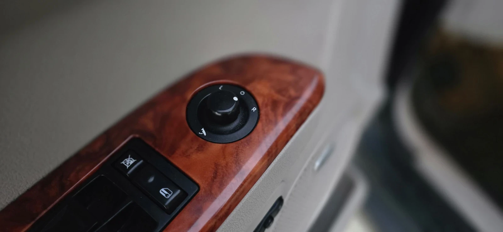 Jeep Commander 3.0 CRD | Mobile.bg � ����������� 17