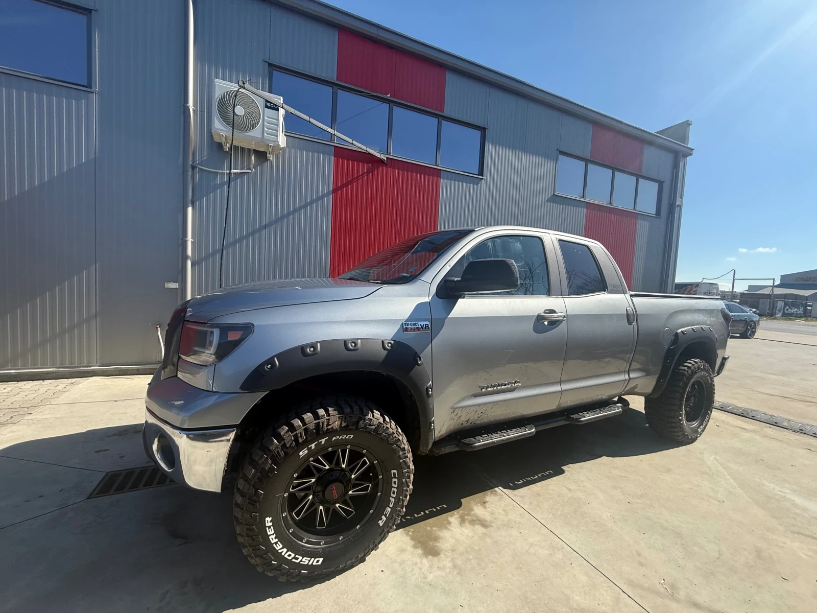 Toyota Tundra 5.7 I - изображение 2