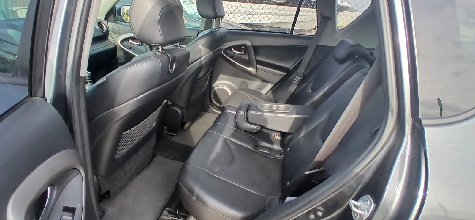 Toyota Rav4 2.2dcat , снимка 3 - Автомобили и джипове - 54296692