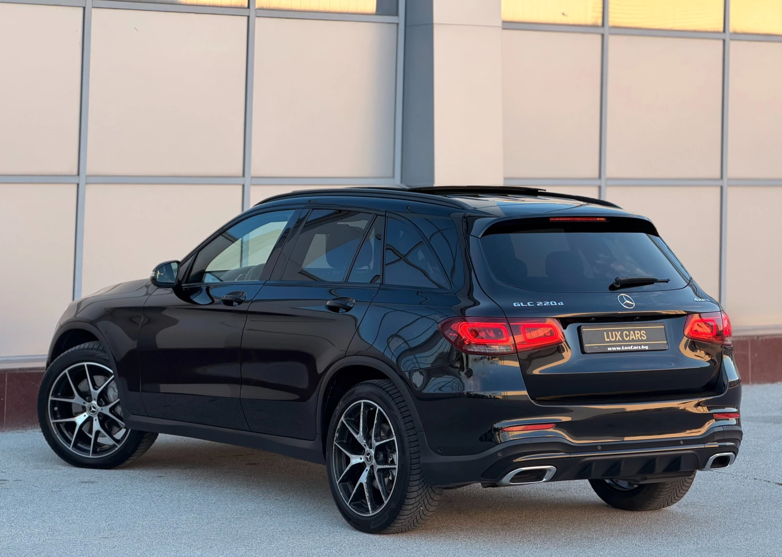 Mercedes-Benz GLC 220 - Face - AMG - Panorama - 4-matic - 9G - Navi -, снимка 4 - Автомобили и джипове - 54402156