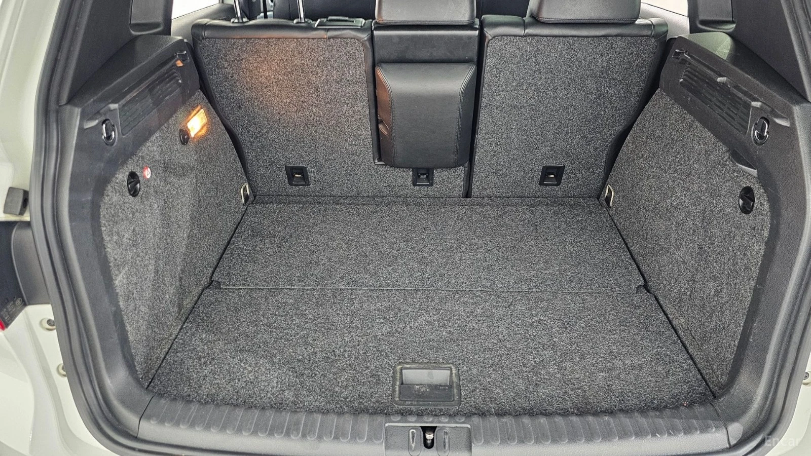 VW Tiguan 2.0 TDI R-Line* КОЖА* ПОДГРЕВ* ПАНО* КАМЕРА, снимка 14 - Автомобили и джипове - 55570431