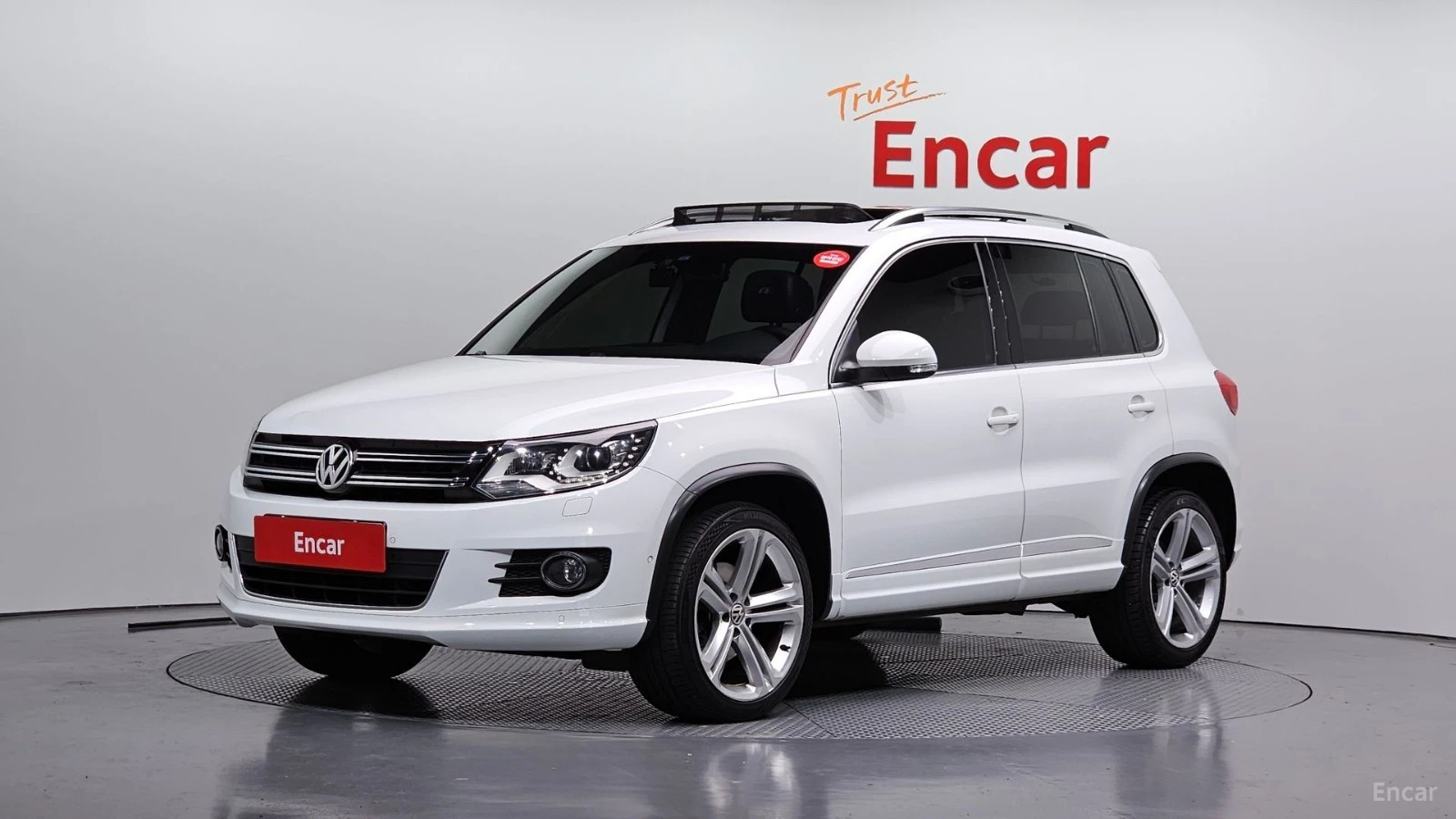 VW Tiguan 2.0 TDI R-Line* КОЖА* ПОДГРЕВ* ПАНО* КАМЕРА