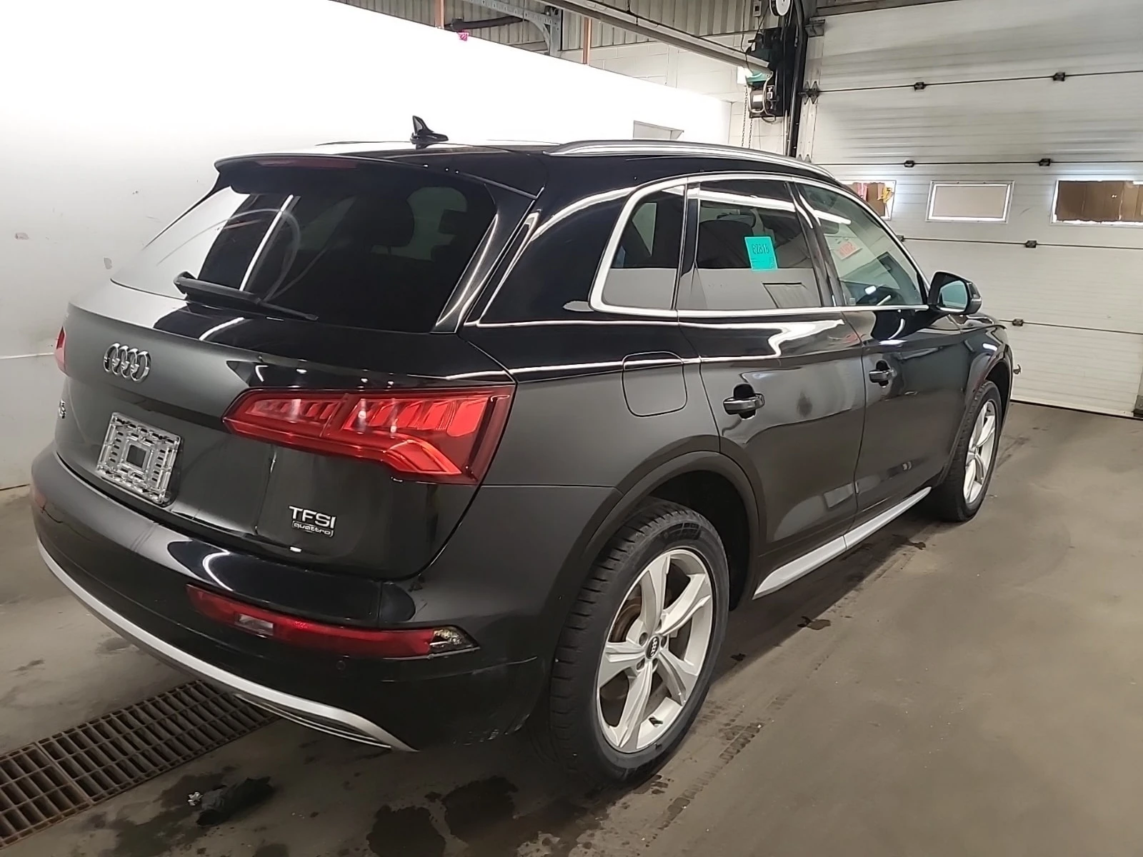 Audi Q5 * PROGRESSIV * CARFAX * БЕЗ ПЪРВОНАЧАЛНА ВНОСКА, снимка 3 - Автомобили и джипове - 55821903