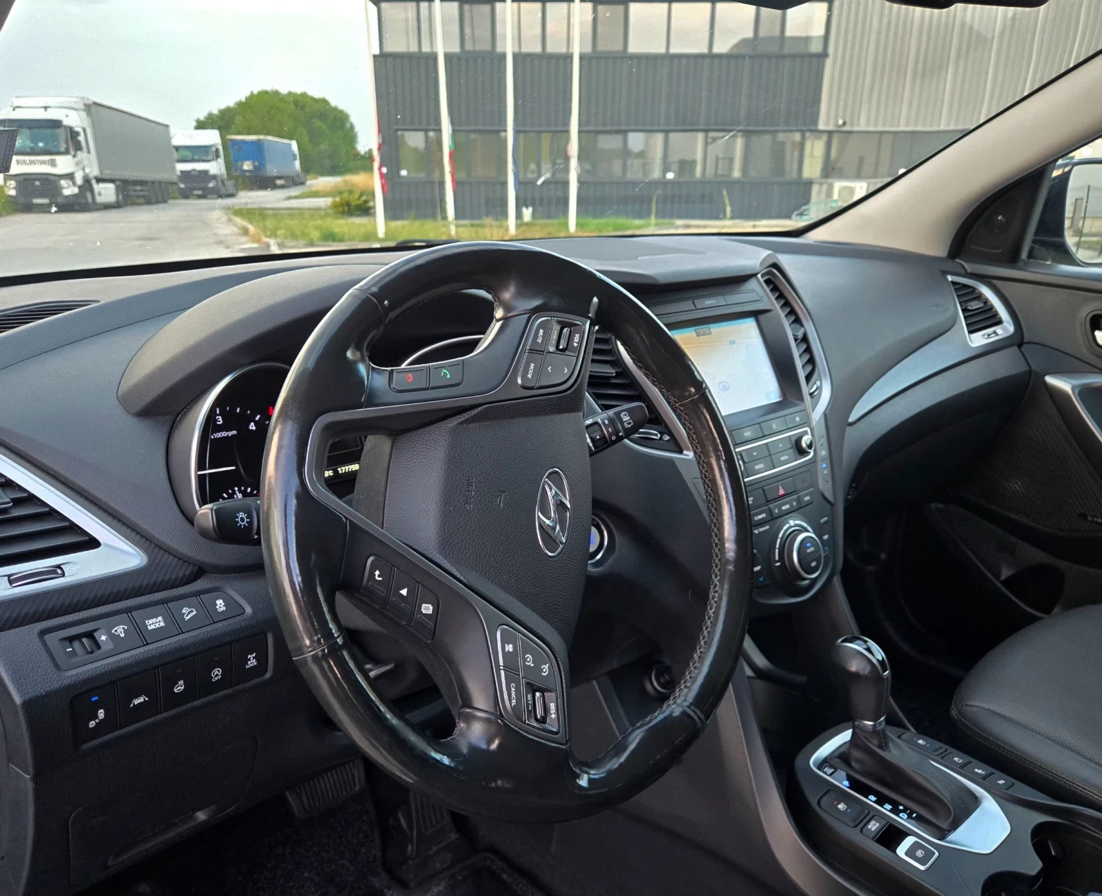 Hyundai Santa fe LIMITED EDITION 2.2CRDI 4x4 200kc 2017г.360 КАМЕРИ, снимка 6 - Автомобили и джипове - 56155439
