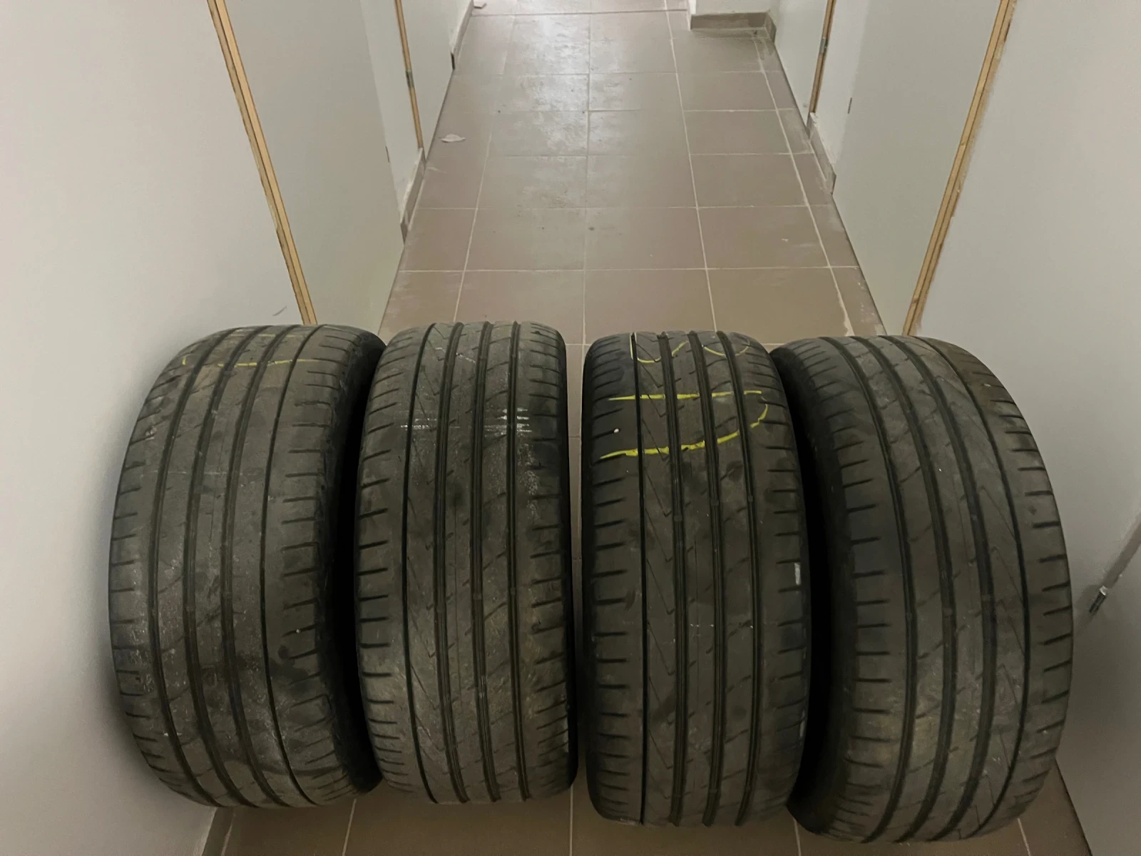 Гуми Летни 245/45R18