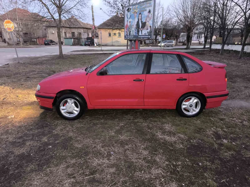 Seat Cordoba 1.8LPG/бензин, снимка 3 - Автомобили и джипове - 49349499