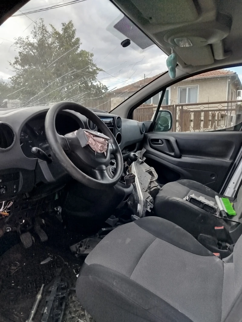 Citroen Berlingo 1.6hdi, снимка 3 - Автомобили и джипове - 52288530