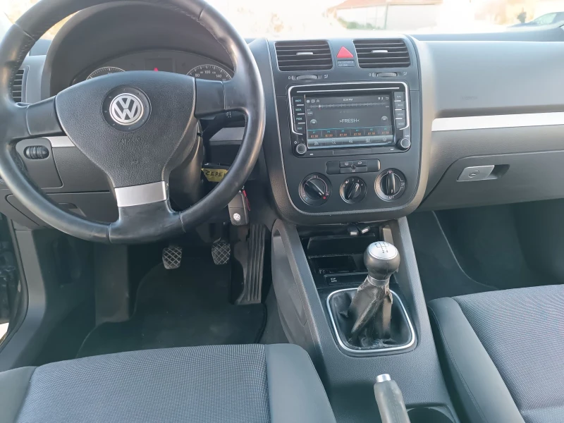 VW Golf 1.9tdi, снимка 12 - Автомобили и джипове - 52514071