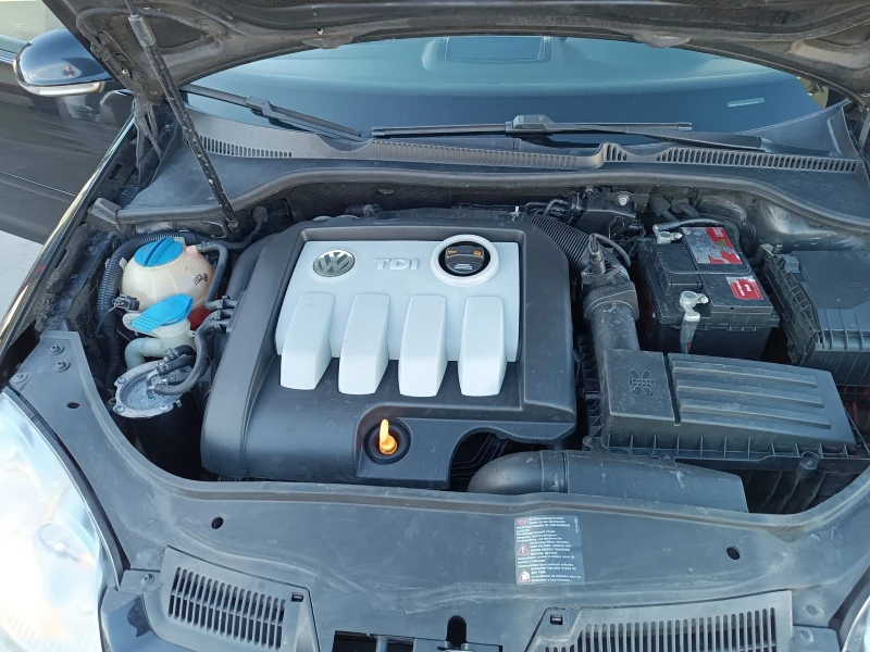 VW Golf 1.9tdi, снимка 14 - Автомобили и джипове - 52514071
