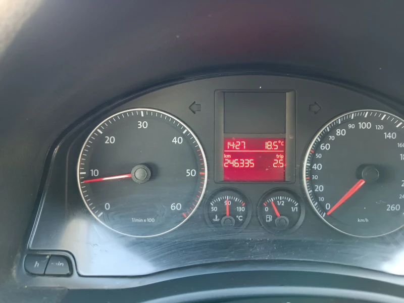 VW Golf 1.9tdi, снимка 15 - Автомобили и джипове - 52514071