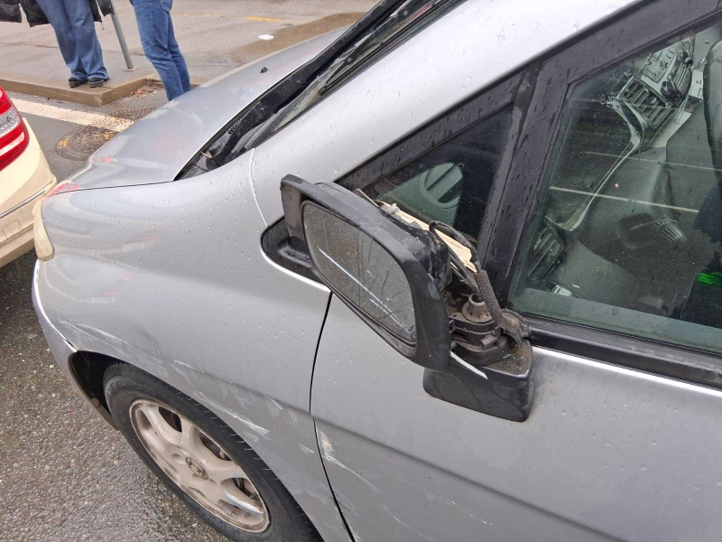 Honda Fr-v, снимка 2 - Автомобили и джипове - 53034518