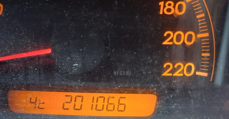 Honda Fr-v, снимка 9 - Автомобили и джипове - 53034518